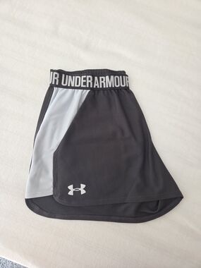 Under Armour Women’s Dark Gray Athletic Shorts with Light Gray Panel
